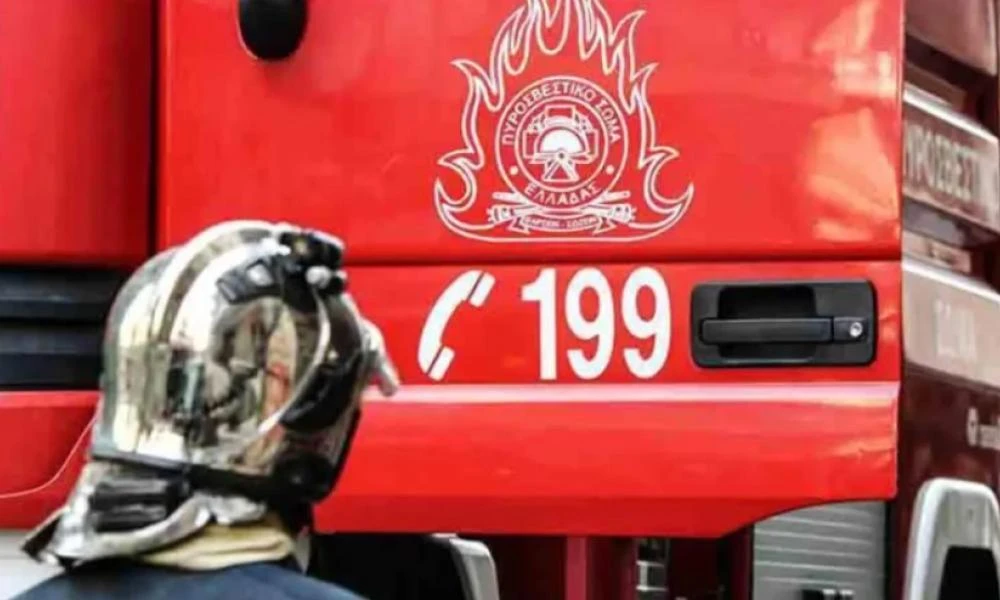 Φωτιά τώρα σε υπαίθριο χώρο στον Βοτανικό